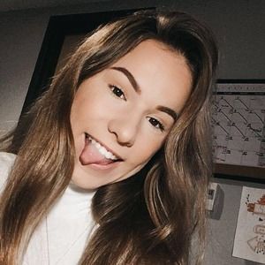 Meet your Posher, Alicia